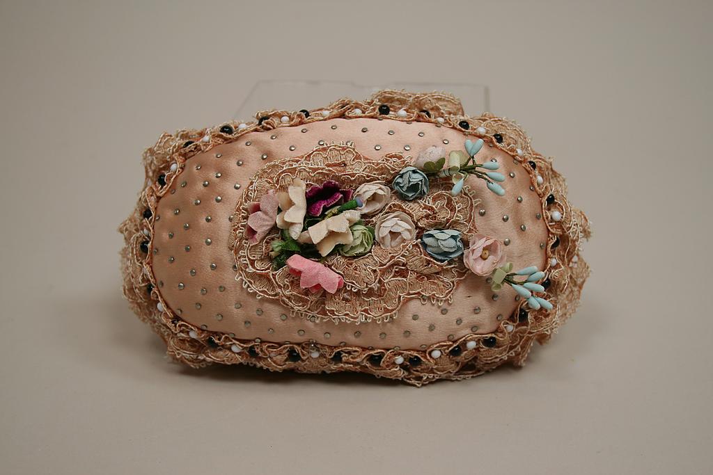Art Deco Handmade Pincushion Circa 1920s Art Deco Handmade Pincushion Circa 1920s