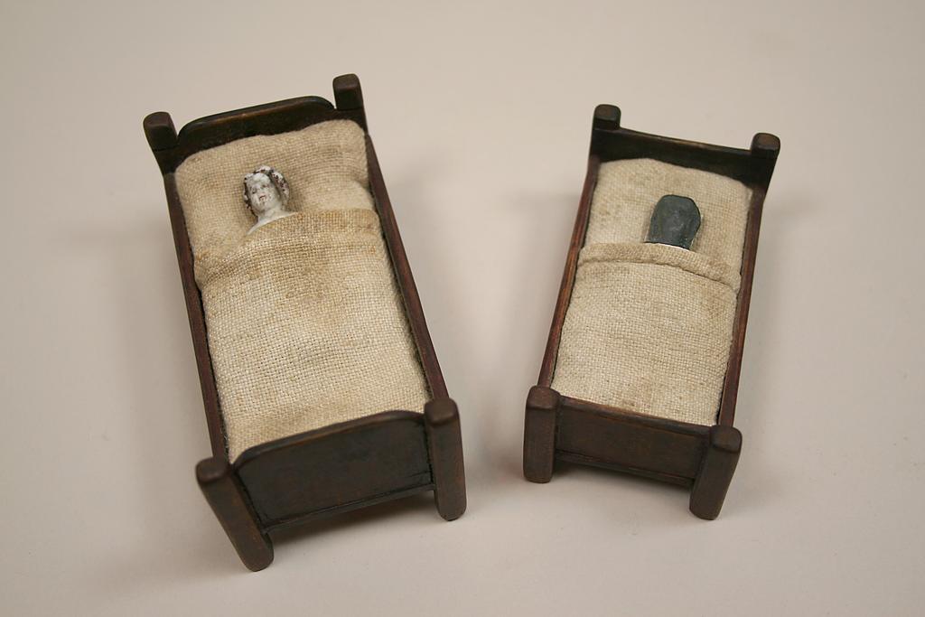 Dollhouse Beds