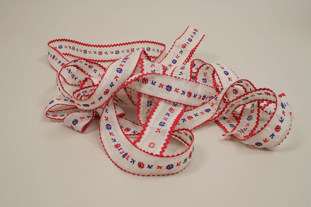 Vintage Embroidered 1" Wide Trim Circa 1960's Vintage Embroidered 1" Wide Trim Circa 1960's