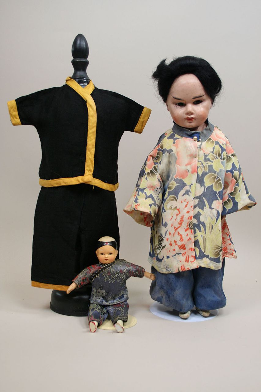 Vintage Oriental Papier Mache Doll With Extra Outfit Vintage Oriental Papier Mache Doll With Extra Outfit