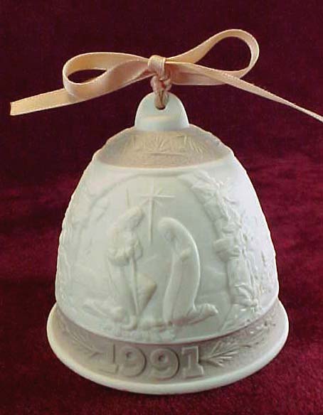 Lladro Christmas Bell #5803, 1991 - Nativity Lladro Christmas Bell #5803, 1991 - Nativity