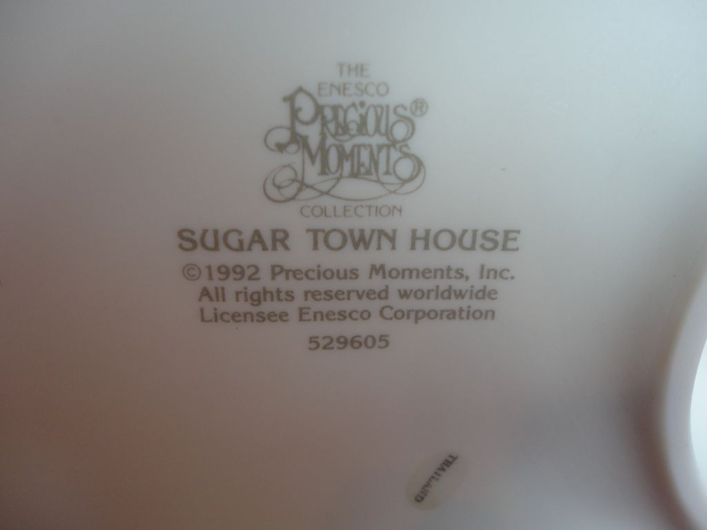 Enesco's Precious Moments Sugar Town, Sam's House and Car Enesco's Precious Moments Sugar Town, Sam's House and Car