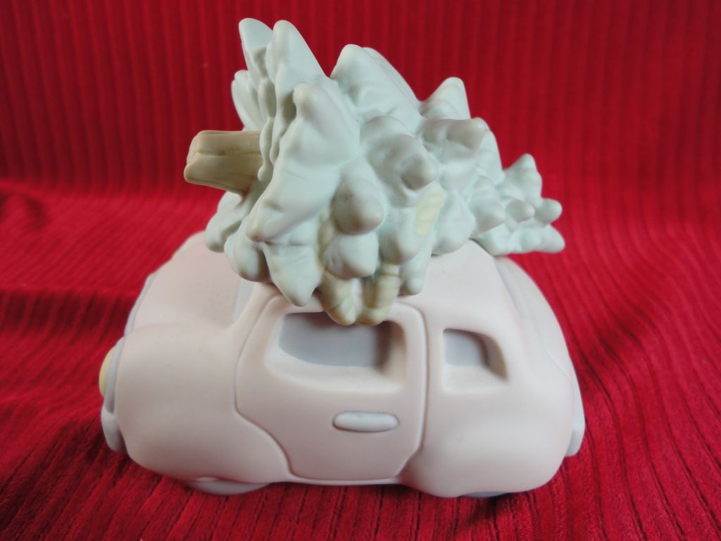 Enesco's Precious Moments Sugar Town, Sam's House and Car Enesco's Precious Moments Sugar Town, Sam's House and Car