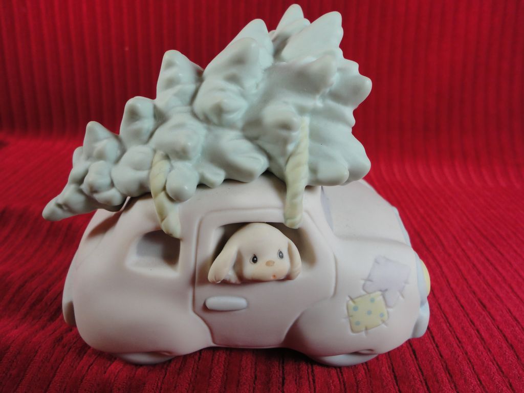 Enesco's Precious Moments Sugar Town, Sam's House and Car Enesco's Precious Moments Sugar Town, Sam's House and Car