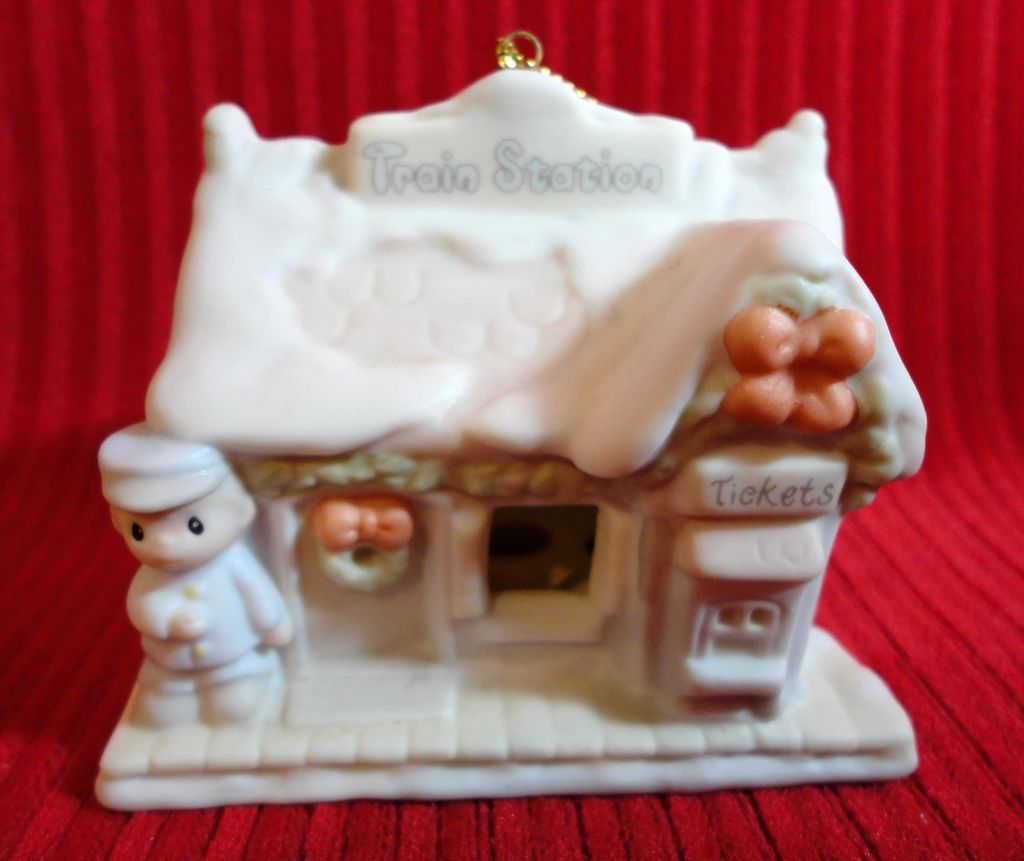 Enesco Precious Moments Sugar Town, Train Station Ornament Enesco Precious Moments Sugar Town, Train Station Ornament