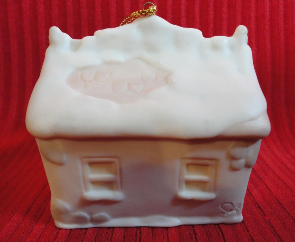 Enesco Precious Moments Sugar Town, Train Station Ornament Enesco Precious Moments Sugar Town, Train Station Ornament