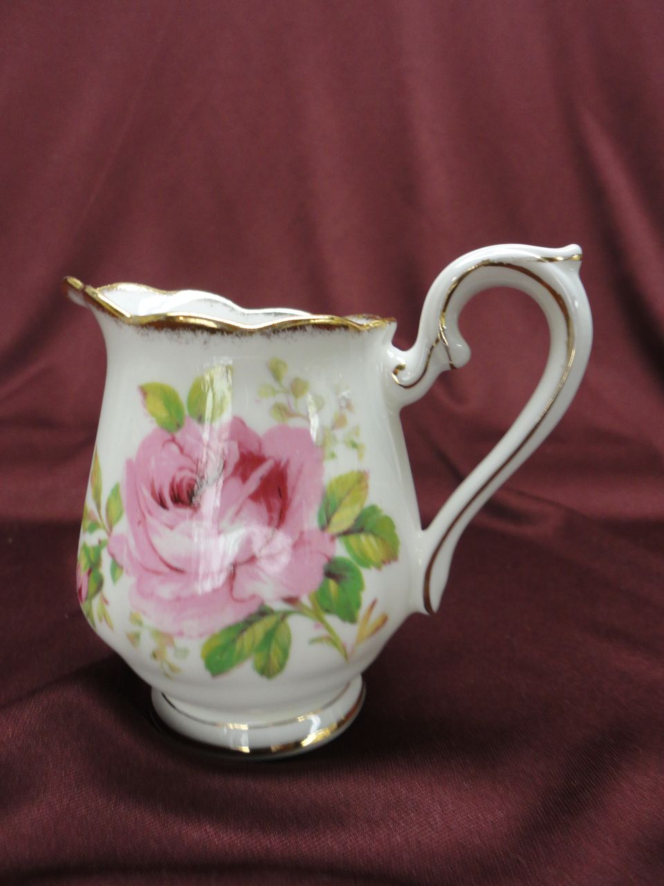 Royal Albert American Beauty Rose Creamer (2 available) Royal Albert American Beauty Rose Creamer (2 available)