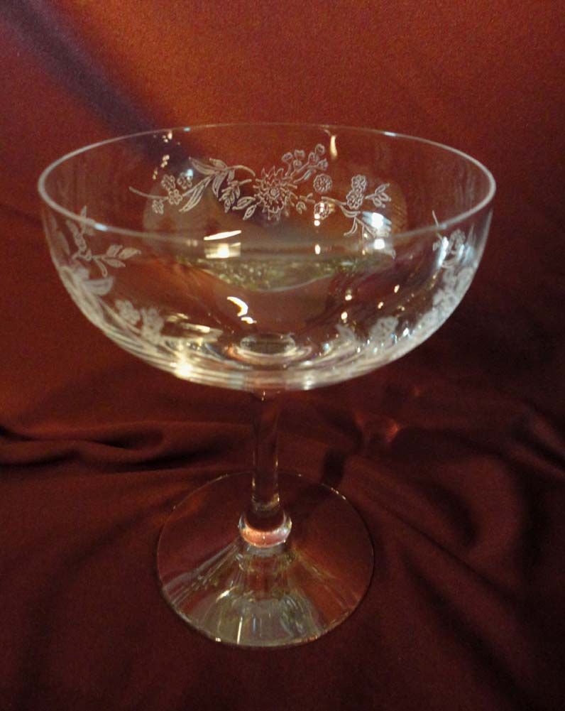 Fostoria "Fleurette" Tall Sherbet/Champagne Stem/Goblet, 1972-74 (8 available) Fostoria "Fleurette" Tall Sherbet/Champagne Stem/Goblet, 1972-74 (8 available)
