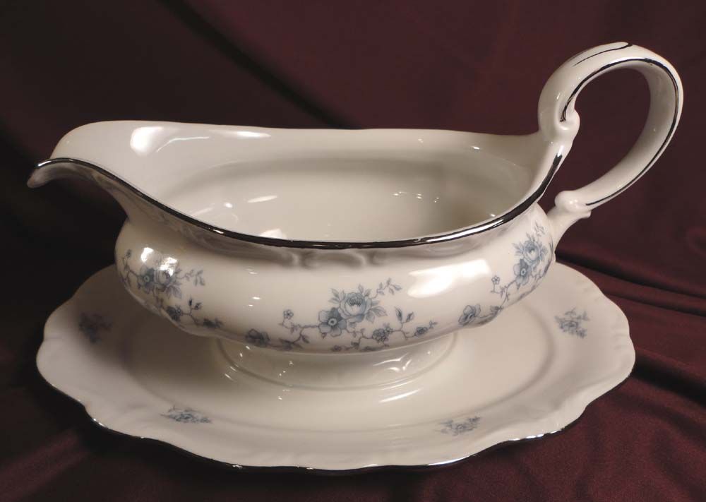 Johann Haviland "Blue Garland" Gravy Boat and Underplate Johann Haviland "Blue Garland" Gravy Boat and Underplate