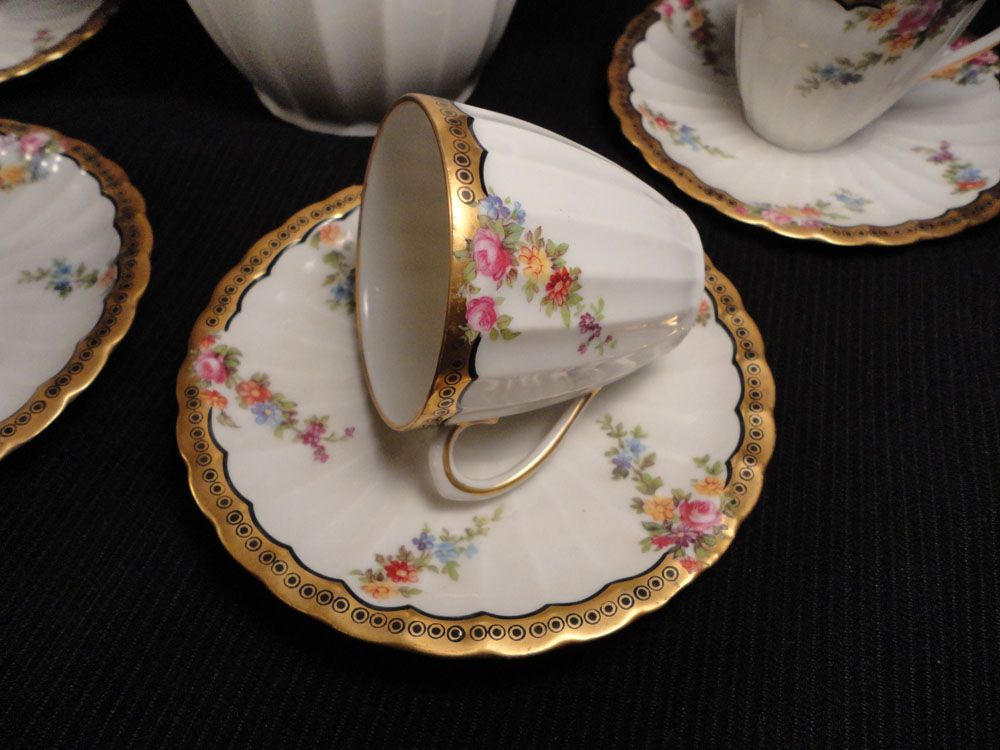 Bauer-Peisch Wurttemberg (Germany) Coffee/Chocolate Pot, 4 Cups/Saucer Sets Bauer-Peisch Wurttemberg (Germany) Coffee/Chocolate Pot, 4 Cups/Saucer Sets