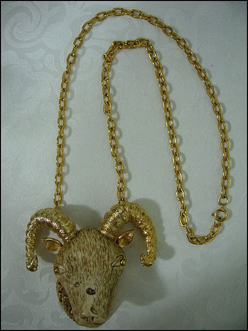 Fabulous Vintage Signed RAZZA Zodiac Aires The Ram Pendant Necklace Fabulous Vintage Signed RAZZA Zodiac Aires The Ram Pendant Necklace