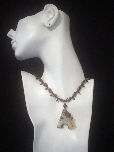 Agate and Cultured Freshwater Pearl Bronze Necklace Agate and Cultured Freshwater Pearl Bronze Necklace