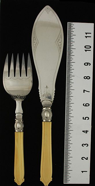 2pc English Victorian Ivory Handled Silver Engraved Fish Set 2pc English Victorian Ivory Handled Silver Engraved Fish Set