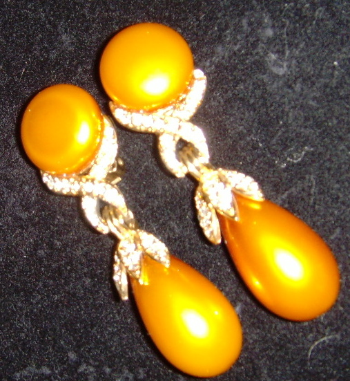 Simulated Pearl and Rhinestone Dangle Earrings Simulated Pearl and Rhinestone Dangle Earrings