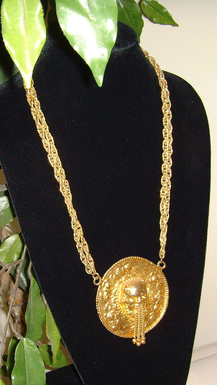 Pauline Rader Gold-Toned Necklace Pauline Rader Gold-Toned Necklace