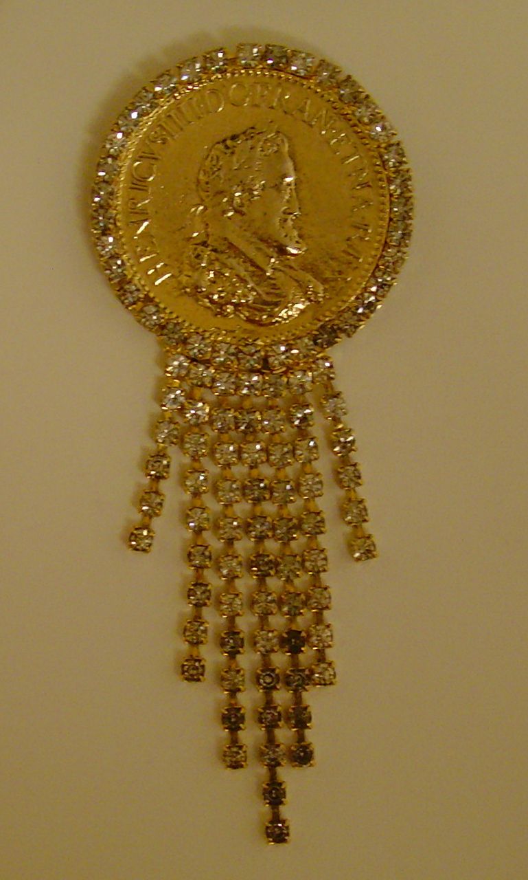 Gold-Tone and Rhinestone Faux Coin Dangle Brooch Gold-Tone and Rhinestone Faux Coin Dangle Brooch