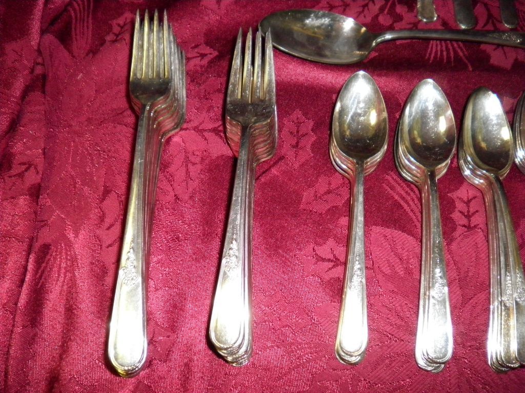 Vintage Holmes & Edwards Inlaid IS 78 Piece Silverware Set from cameo