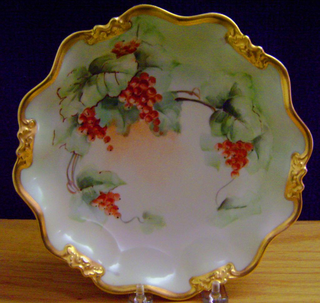 Limoges Handpainted Bowl decorated with Currants Limoges Handpainted Bowl decorated with Currants