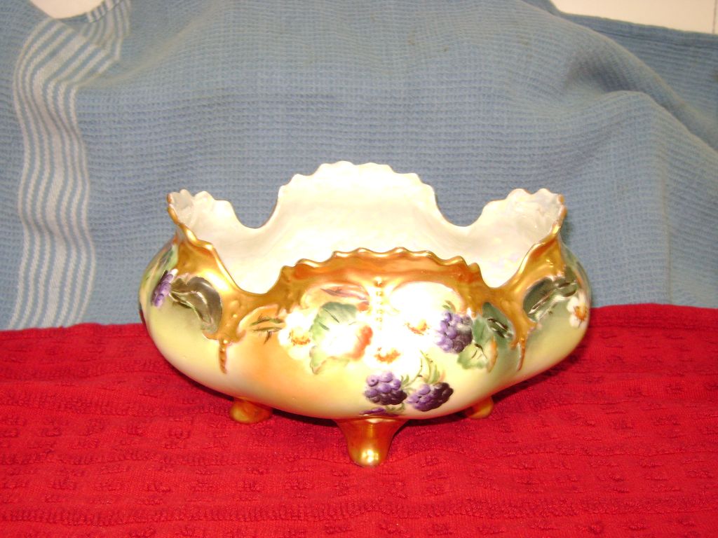 Antique Center Bowl with Berries Antique Center Bowl with Berries