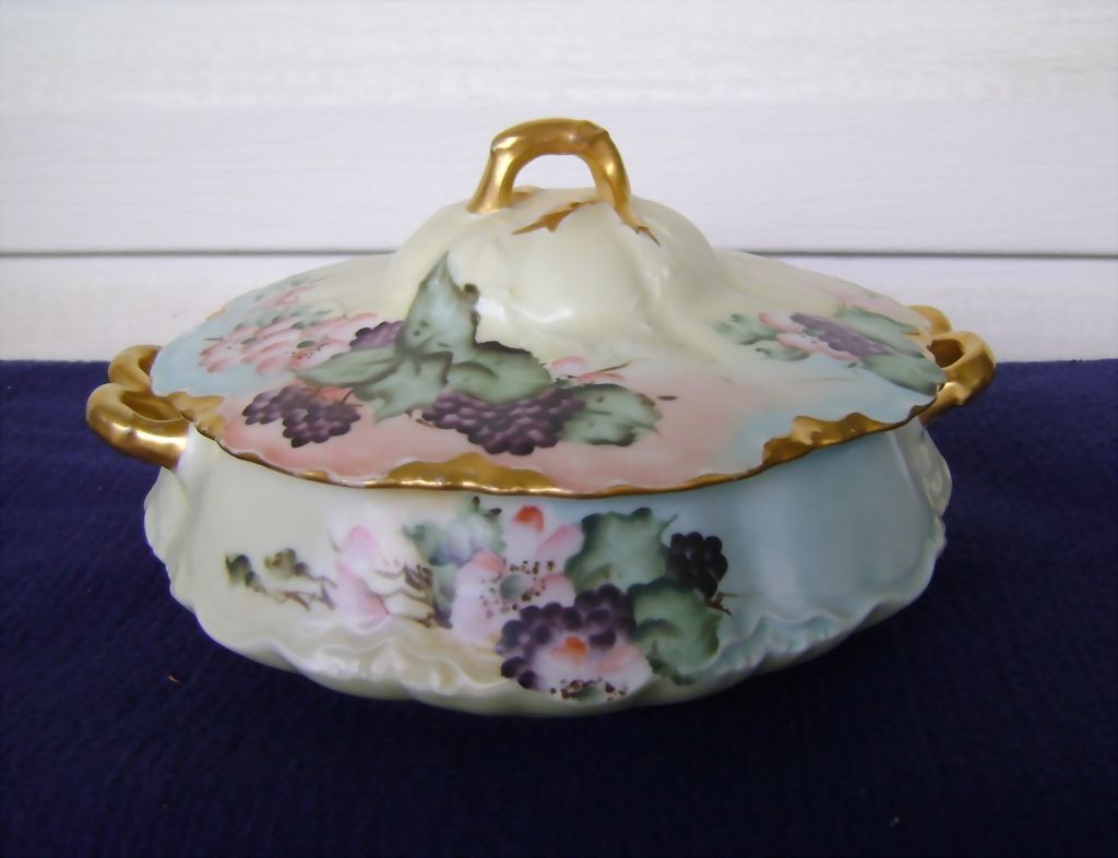 Vintage Bavaria Handpainted Covered Dish with Blackberries Vintage Bavaria Handpainted Covered Dish with Blackberries