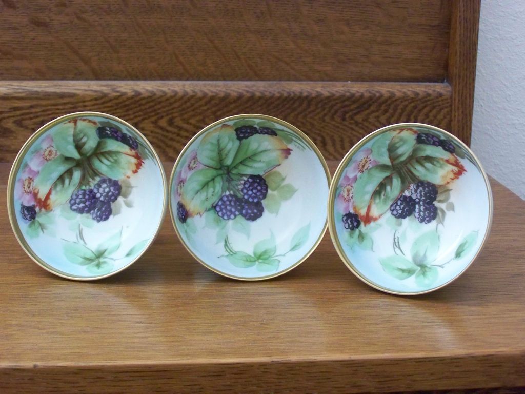 Handpainted Punch Cups with Berries Handpainted Punch Cups with Berries