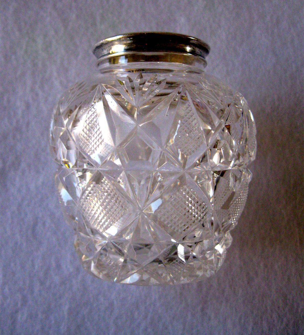 Vintage sterling silver and cut glass dresser jar Vintage sterling silver and cut glass dresser jar