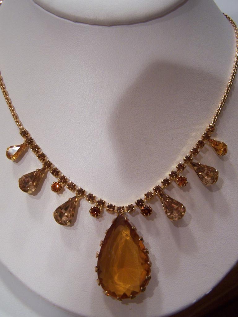 Stunning HOBE' Rhinestone Necklace Stunning HOBE' Rhinestone Necklace