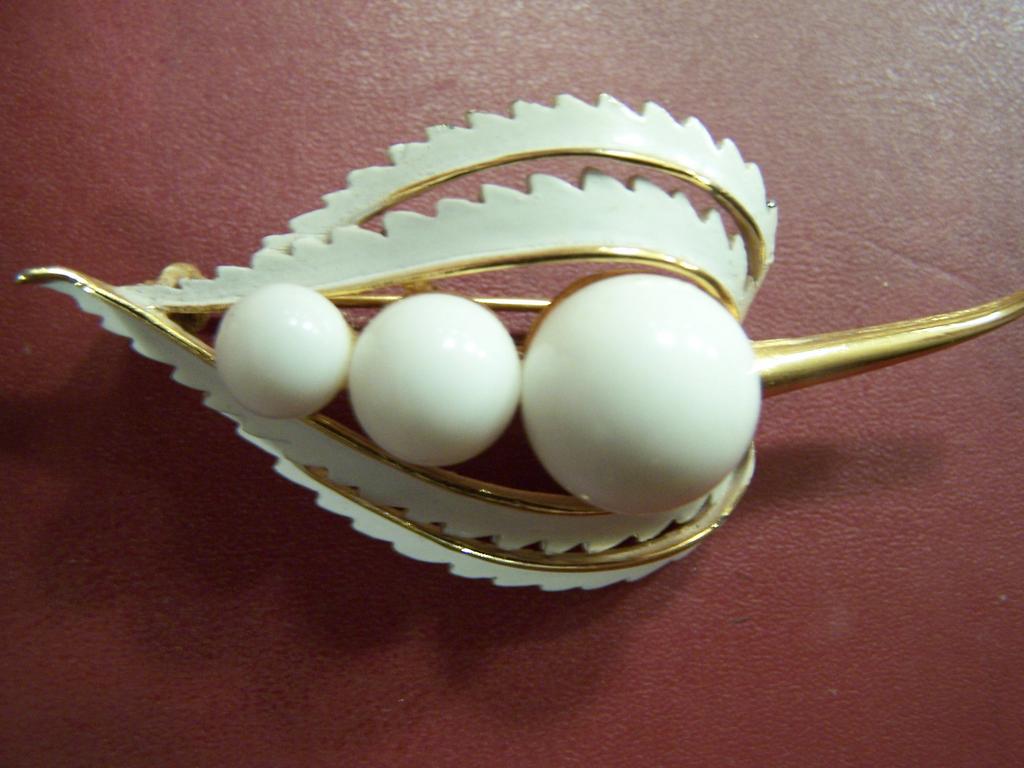 Signed Rapallo Set Brooch and Earrings Signed Rapallo Set Brooch and Earrings