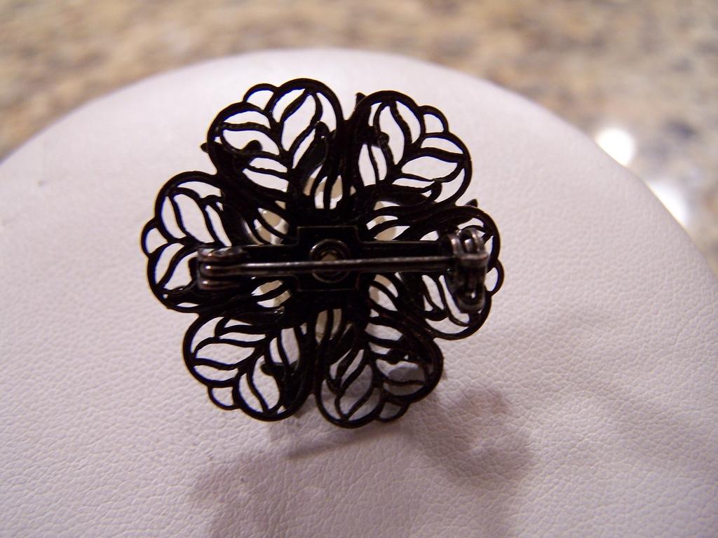 Pretty Petite Brooch With Filigree and Faux Pearls Pretty Petite Brooch With Filigree and Faux Pearls