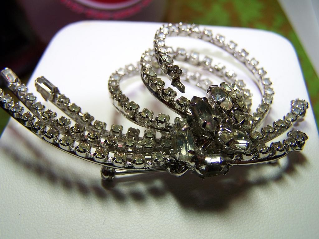 Vintage Rhinestone Spray Brooch Vintage Rhinestone Spray Brooch