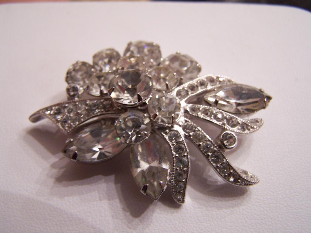 Signed Eisenberg Brooch Signed Eisenberg Brooch