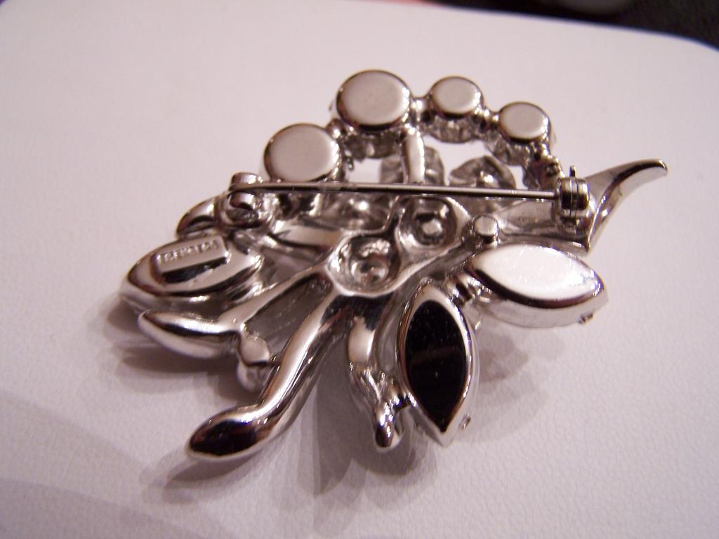 Signed Eisenberg Brooch Signed Eisenberg Brooch