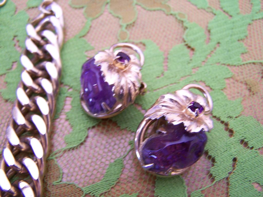 Chunky Purple Stone Vintage Set Necklace and Earrings Chunky Purple Stone Vintage Set Necklace and Earrings