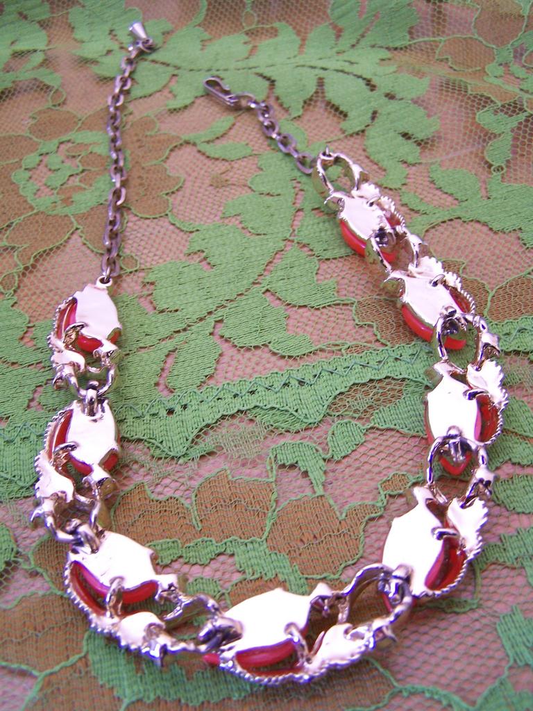 Vintage Thermo- set Necklace with Rhinestones Vintage Thermo- set Necklace with Rhinestones