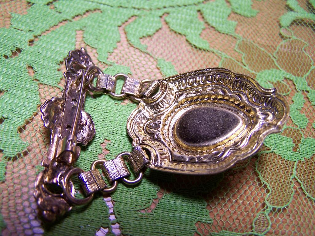 Vintage Bar Pin With Dangle Vintage Bar Pin With Dangle