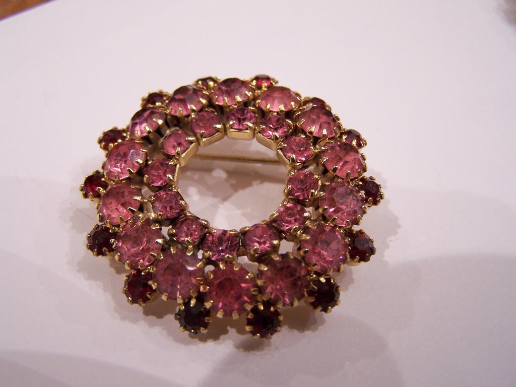 Pink Passion Vintage Rhinestone Circle Brooch Pink Passion Vintage Rhinestone Circle Brooch