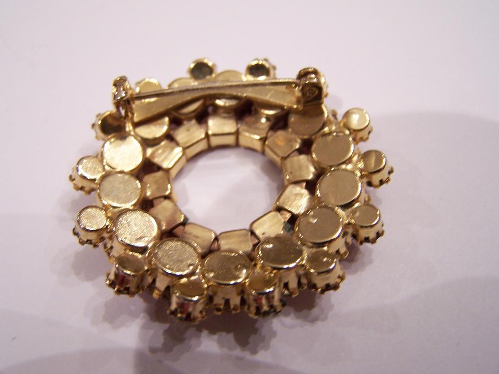 Pink Passion Vintage Rhinestone Circle Brooch Pink Passion Vintage Rhinestone Circle Brooch