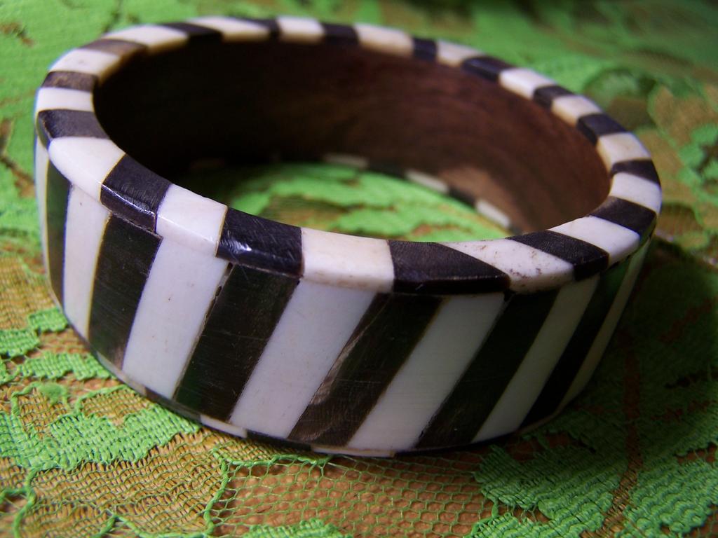 Vintage Bone Bangle Bracelet Vintage Bone Bangle Bracelet