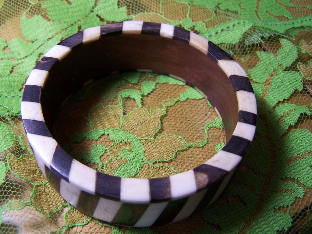 Vintage Bone Bangle Bracelet Vintage Bone Bangle Bracelet