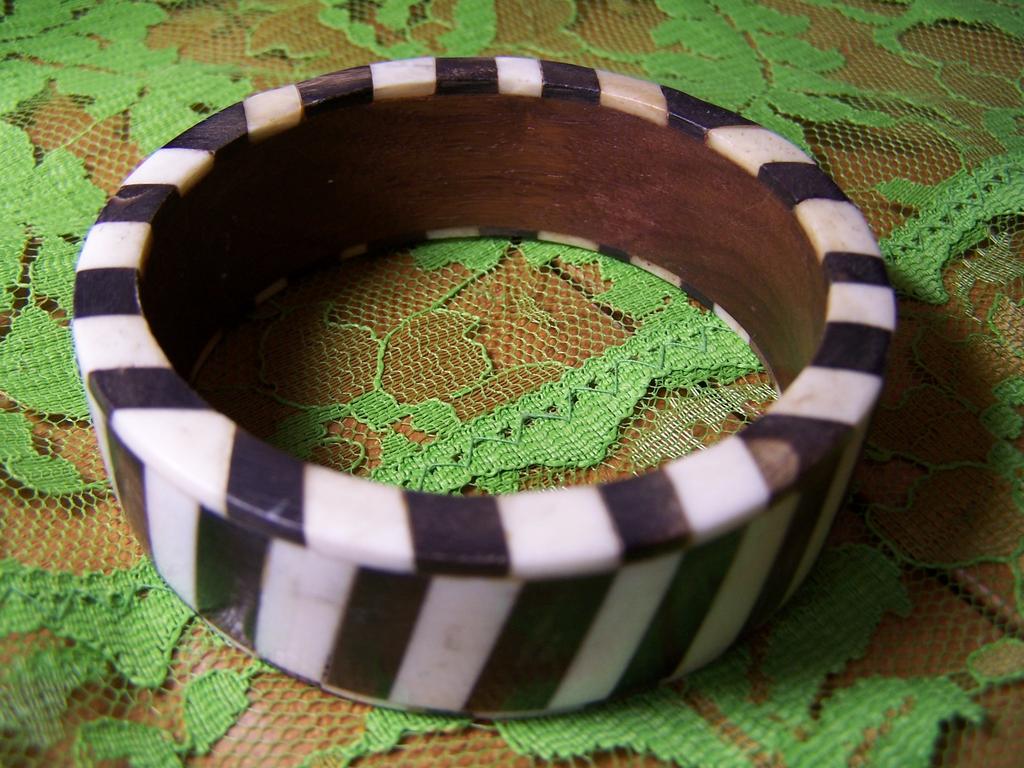 Vintage Bone Bangle Bracelet Vintage Bone Bangle Bracelet