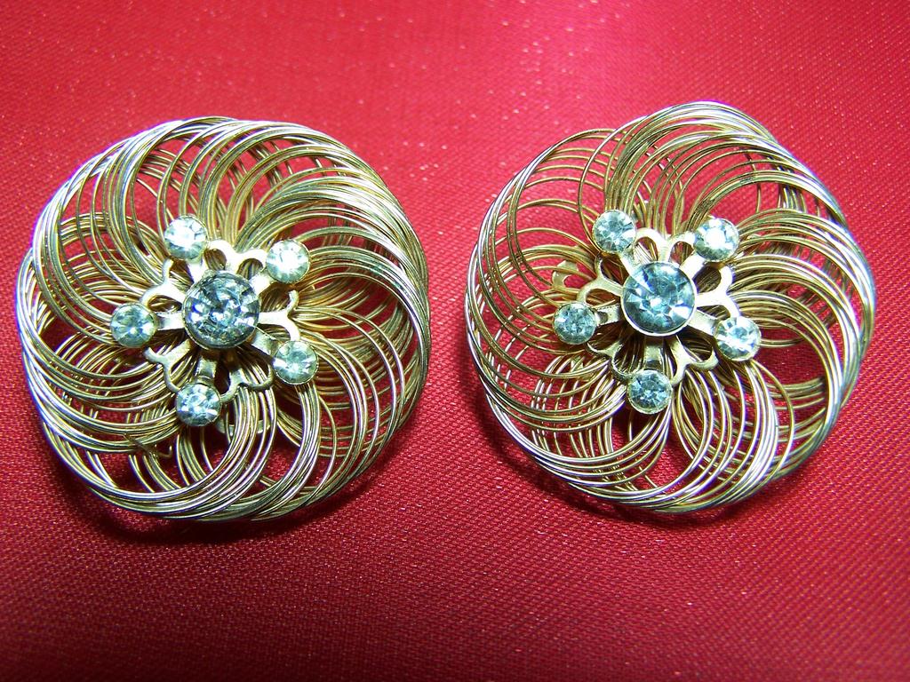 Vintage Wire Wrap Rhinestone Earrings Vintage Wire Wrap Rhinestone Earrings