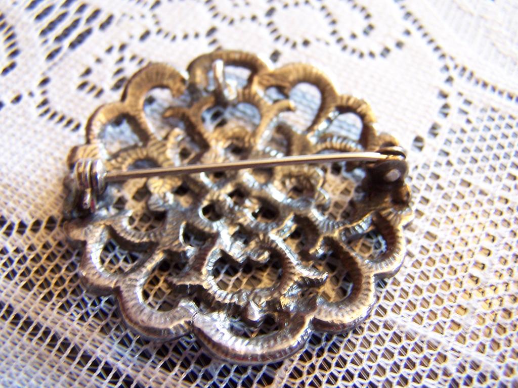 Vintage Scrolled Design Pin Brooch and Pendant Vintage Scrolled Design Pin Brooch and Pendant