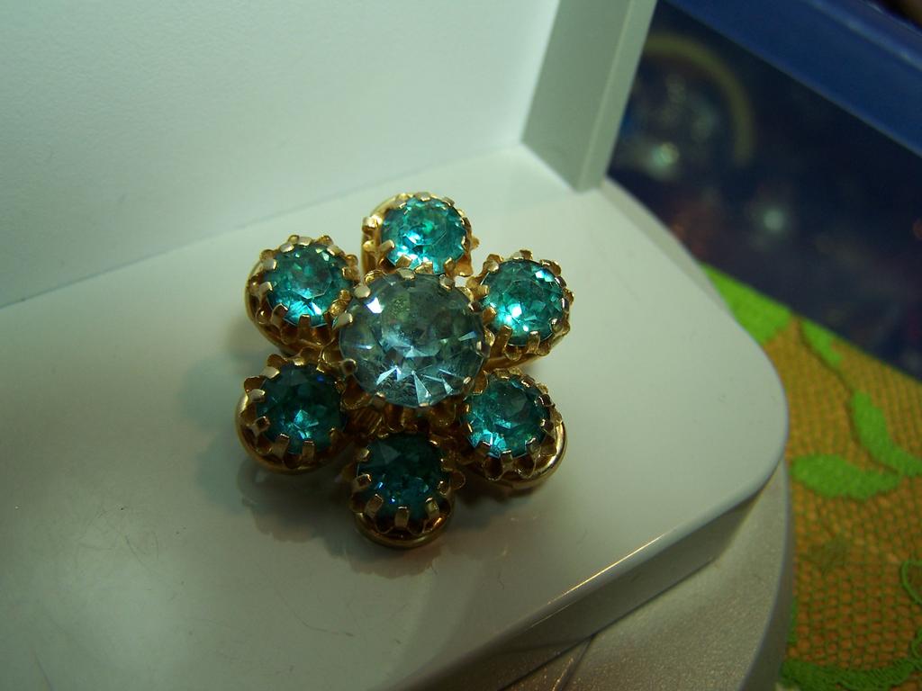 Signed Coro Aqua Blue Rhinestone Brooch Signed Coro Aqua Blue Rhinestone Brooch