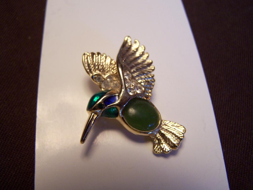 Hummingbird Figural Rhinestone Pin Hummingbird Figural Rhinestone Pin