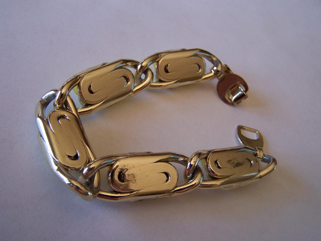 Lemon Yellow Vintage Lucite Chunky Bracelet Lemon Yellow Vintage Lucite Chunky Bracelet