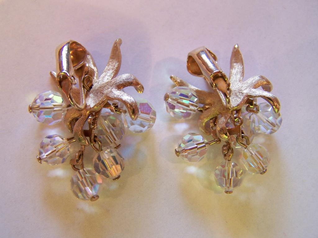 Vintage AB Glass Crystal Beaded Dangle Brooch Pendant and Earrings Vintage AB Glass Crystal Beaded Dangle Brooch Pendant and Earrings