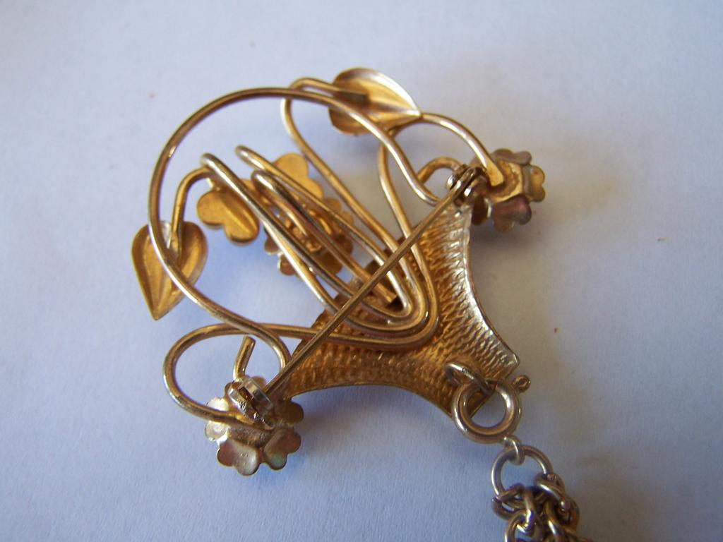 Vintage Chatelaine Set Of 2 Flower Basket Pins With Rhinestones Vintage Chatelaine Set Of 2 Flower Basket Pins With Rhinestones