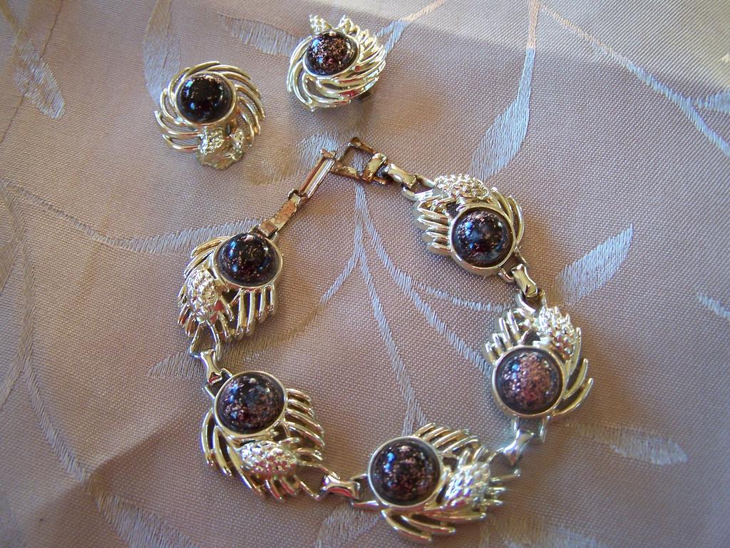 Vintage Bracelet and Earrings Set With Confetti Stones Vintage Bracelet and Earrings Set With Confetti Stones