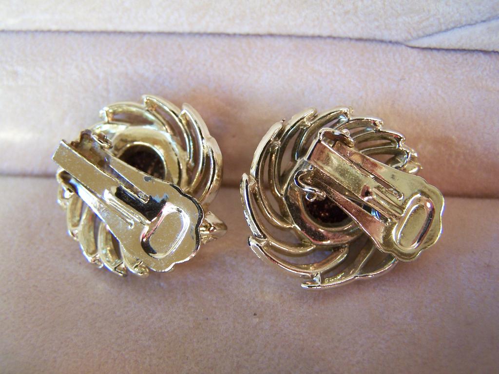 Vintage Bracelet and Earrings Set With Confetti Stones Vintage Bracelet and Earrings Set With Confetti Stones