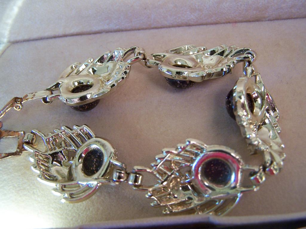Vintage Bracelet and Earrings Set With Confetti Stones Vintage Bracelet and Earrings Set With Confetti Stones
